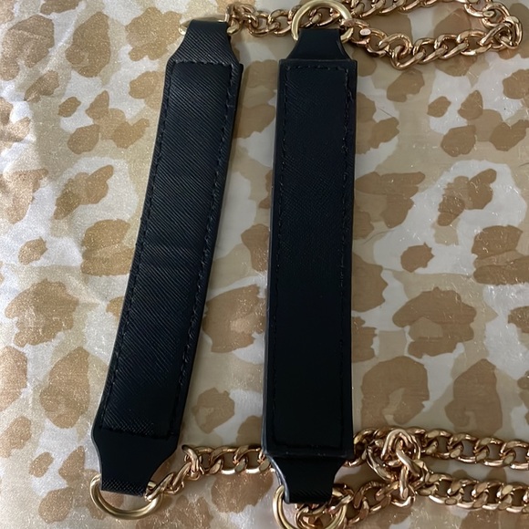 Bebe black bag with gold chains - Picture 5 of 9